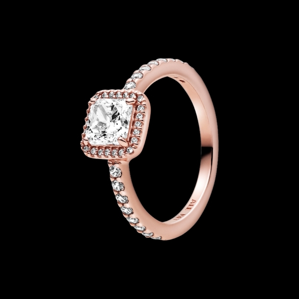 Elegant Rose Gold Diamond Ring